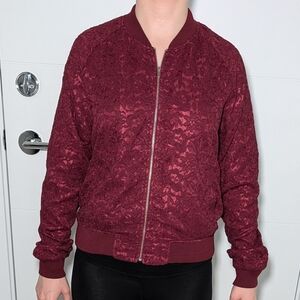 ✨SALE: 3 for $25!✨ Lacey Maroon Zip Up Top